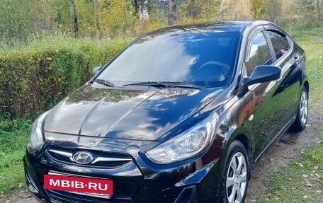 Hyundai Solaris II рестайлинг, 2013 год, 850 000 рублей, 2 фотография