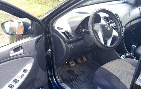 Hyundai Solaris II рестайлинг, 2013 год, 850 000 рублей, 8 фотография