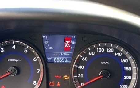 Hyundai Solaris II рестайлинг, 2013 год, 850 000 рублей, 6 фотография