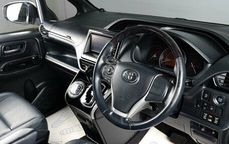 Toyota Esquire I, 2017 год, 2 399 000 рублей, 8 фотография