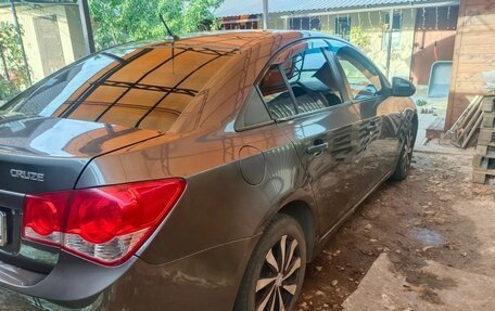 Chevrolet Cruze II, 2010 год, 700 000 рублей, 5 фотография