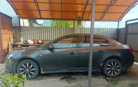 Chevrolet Cruze II, 2010 год, 700 000 рублей, 7 фотография