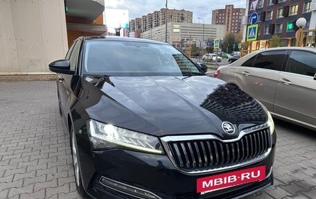 Skoda Superb III рестайлинг, 2020 год, 2 400 000 рублей, 5 фотография