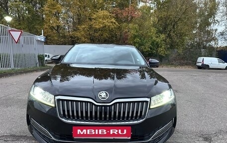 Skoda Superb III рестайлинг, 2020 год, 2 400 000 рублей, 12 фотография