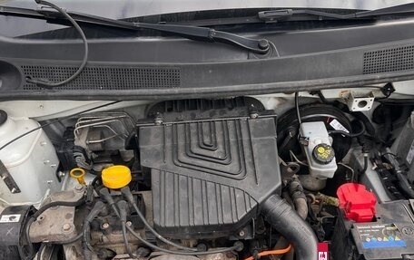Renault Logan II, 2018 год, 590 000 рублей, 9 фотография