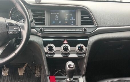 Hyundai Elantra VI рестайлинг, 2019 год, 1 200 000 рублей, 6 фотография