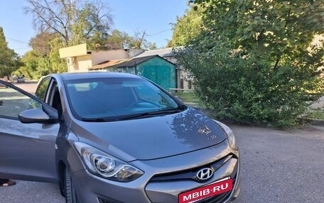 Hyundai i30 II рестайлинг, 2013 год, 850 000 рублей, 3 фотография