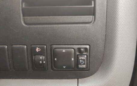Nissan Cube II, 2005 год, 375 000 рублей, 26 фотография