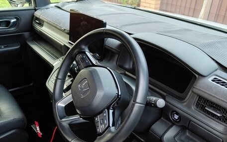 Honda Stepwgn, 2022 год, 3 300 000 рублей, 4 фотография