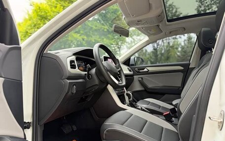 Volkswagen T-Roc I, 2023 год, 1 999 999 рублей, 17 фотография