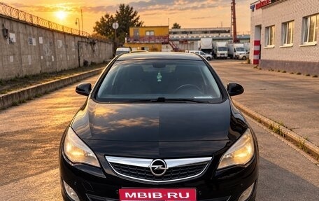 Opel Astra J, 2010 год, 560 000 рублей, 1 фотография