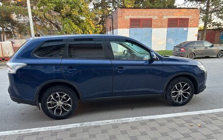 Mitsubishi Outlander III рестайлинг 3, 2014 год, 1 350 000 рублей, 4 фотография