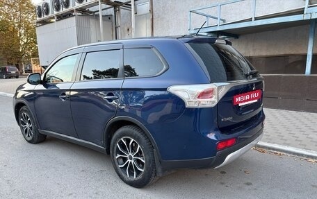 Mitsubishi Outlander III рестайлинг 3, 2014 год, 1 350 000 рублей, 8 фотография