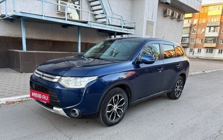 Mitsubishi Outlander III рестайлинг 3, 2014 год, 1 350 000 рублей, 10 фотография