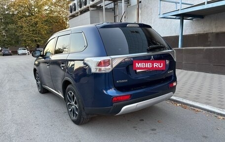 Mitsubishi Outlander III рестайлинг 3, 2014 год, 1 350 000 рублей, 7 фотография