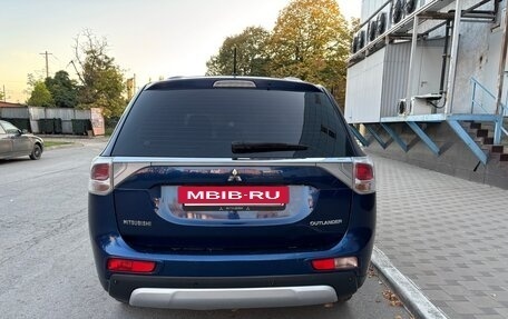 Mitsubishi Outlander III рестайлинг 3, 2014 год, 1 350 000 рублей, 6 фотография