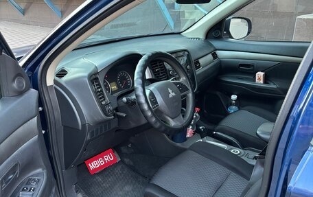 Mitsubishi Outlander III рестайлинг 3, 2014 год, 1 350 000 рублей, 13 фотография