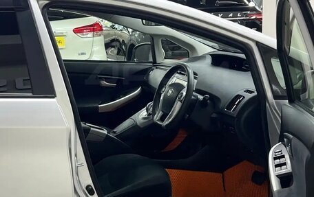 Toyota Prius, 2013 год, 105 000 рублей, 21 фотография