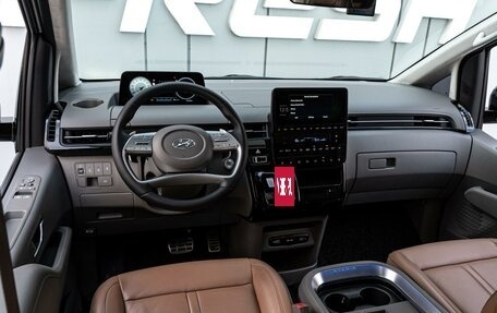 Hyundai Staria, 2022 год, 4 290 000 рублей, 6 фотография