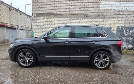 Volkswagen Tiguan II, 2019 год, 3 350 000 рублей, 1 фотография