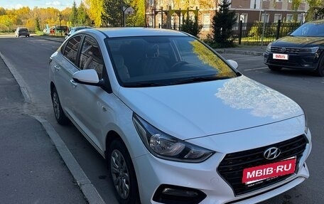 Hyundai Solaris II рестайлинг, 2017 год, 1 350 000 рублей, 2 фотография