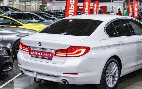 BMW 5 серия, 2019 год, 3 289 700 рублей, 6 фотография