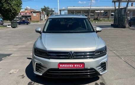 Volkswagen Tiguan II, 2020 год, 3 055 000 рублей, 1 фотография