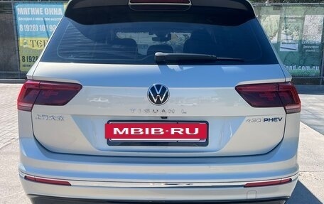 Volkswagen Tiguan II, 2020 год, 3 055 000 рублей, 2 фотография