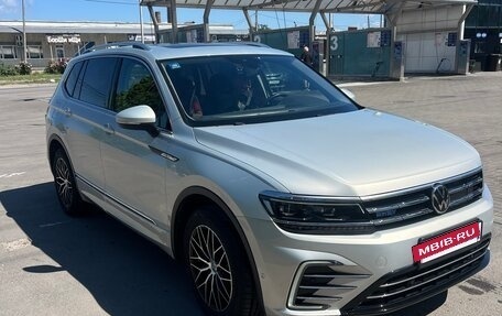 Volkswagen Tiguan II, 2020 год, 3 055 000 рублей, 3 фотография