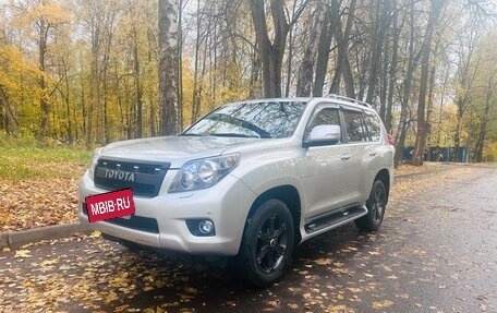 Toyota Land Cruiser Prado 150 рестайлинг 2, 2010 год, 2 800 000 рублей, 2 фотография