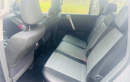 Toyota Land Cruiser Prado 150 рестайлинг 2, 2010 год, 2 800 000 рублей, 13 фотография