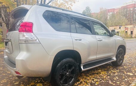 Toyota Land Cruiser Prado 150 рестайлинг 2, 2010 год, 2 800 000 рублей, 6 фотография