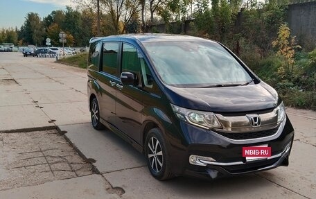 Honda Stepwgn IV, 2015 год, 1 600 000 рублей, 2 фотография