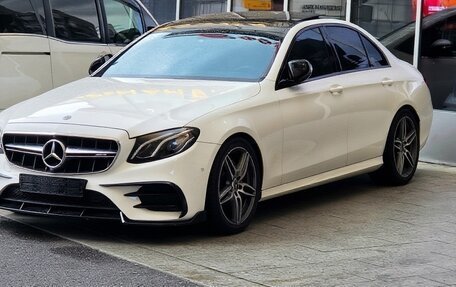 Mercedes-Benz E-Класс, 2018 год, 3 200 000 рублей, 3 фотография