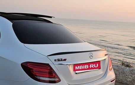 Mercedes-Benz E-Класс, 2018 год, 3 200 000 рублей, 11 фотография