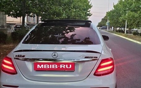 Mercedes-Benz E-Класс, 2018 год, 3 200 000 рублей, 10 фотография