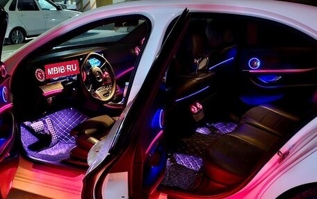 Mercedes-Benz E-Класс, 2018 год, 3 200 000 рублей, 8 фотография