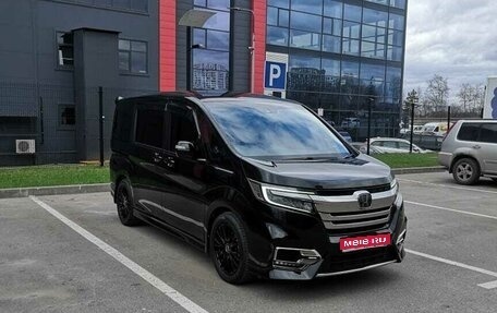 Honda Stepwgn IV, 2019 год, 2 240 000 рублей, 1 фотография