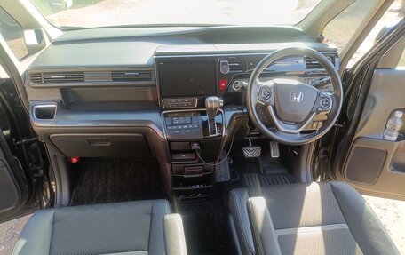 Honda Stepwgn IV, 2019 год, 2 240 000 рублей, 14 фотография