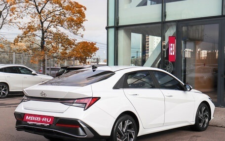 Hyundai Elantra, 2024 год, 2 440 000 рублей, 4 фотография