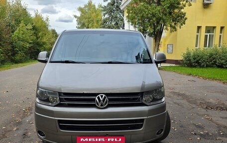 Volkswagen Multivan T5, 2011 год, 2 110 000 рублей, 2 фотография