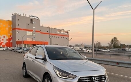 Hyundai Solaris II рестайлинг, 2017 год, 1 300 000 рублей, 3 фотография
