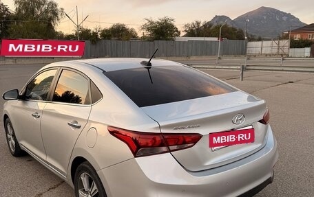 Hyundai Solaris II рестайлинг, 2017 год, 1 300 000 рублей, 5 фотография