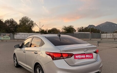 Hyundai Solaris II рестайлинг, 2017 год, 1 300 000 рублей, 9 фотография