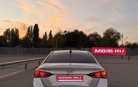 Hyundai Solaris II рестайлинг, 2017 год, 1 300 000 рублей, 11 фотография