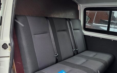 Volkswagen Transporter T6 рестайлинг, 2018 год, 2 800 000 рублей, 8 фотография