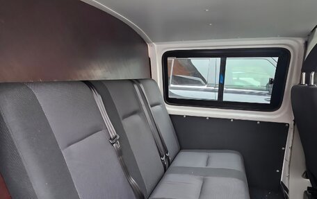 Volkswagen Transporter T6 рестайлинг, 2018 год, 2 800 000 рублей, 7 фотография