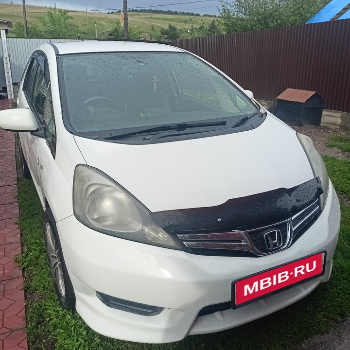 Honda Fit Shuttle I, 2011 год, 750 000 рублей, 4 фотография