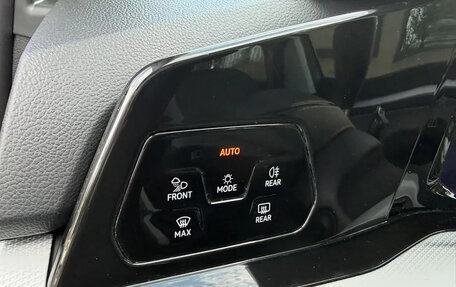Volkswagen Golf VIII, 2023 год, 1 840 000 рублей, 9 фотография