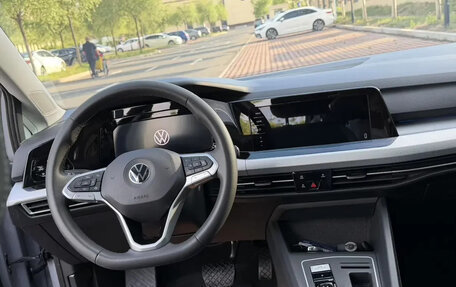 Volkswagen Golf VIII, 2023 год, 1 840 000 рублей, 8 фотография